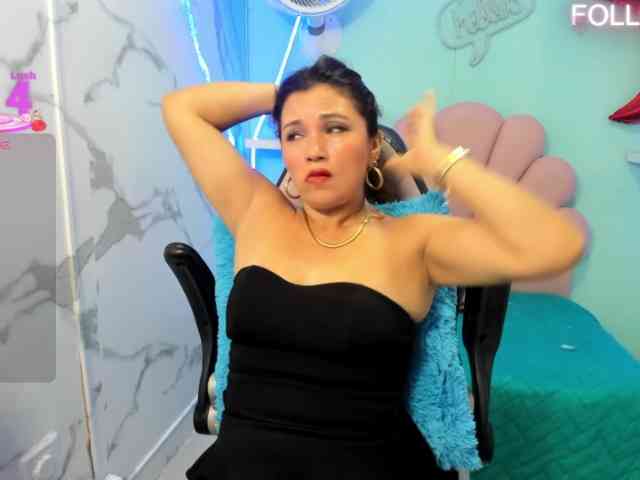 noelia-milf19 webcam
