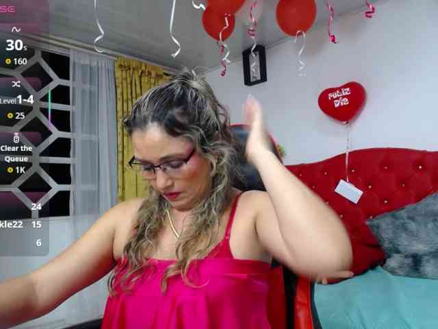 noelia-milf19 webcam