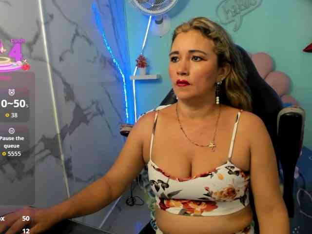 noelia-milf19 webcam