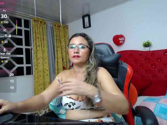 noelia-milf19 webcam