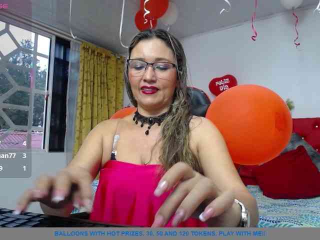 noelia-milf19 webcam