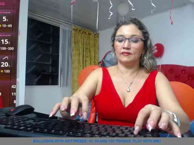 noelia-milf19 webcam