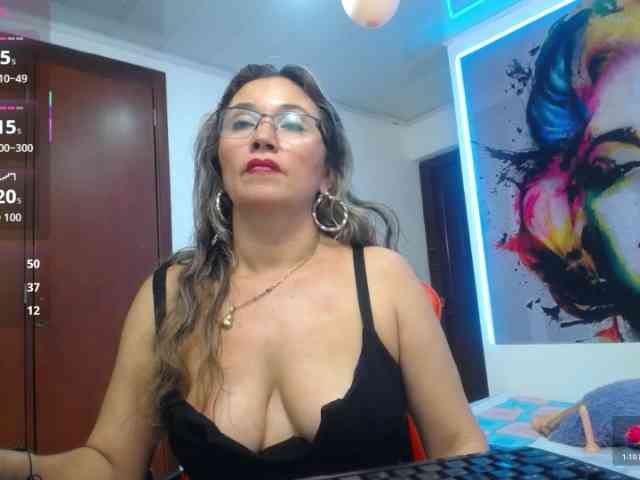 noelia-milf19 webcam