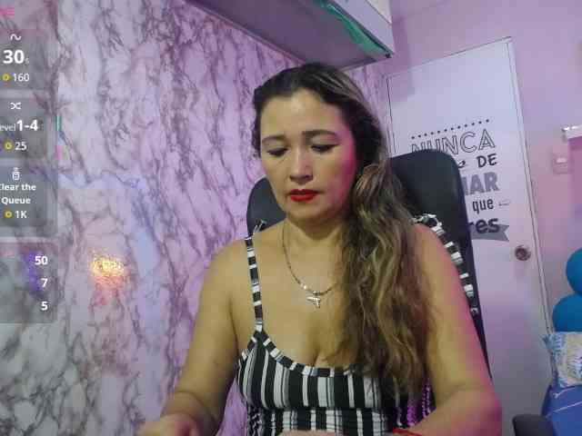 noelia-milf19 webcam