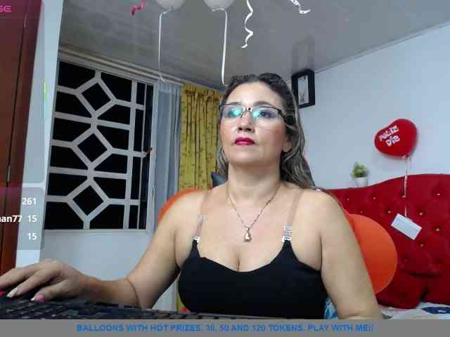 noelia-milf19 webcam