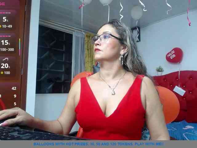 noelia-milf19 webcam
