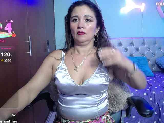 noelia-milf19 webcam