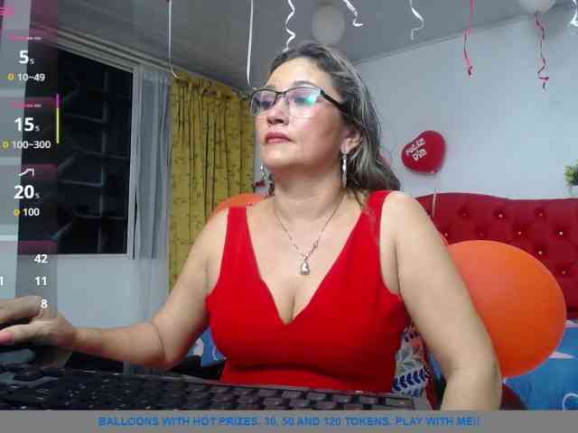 noelia-milf19 webcam