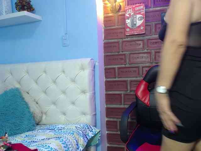 noelia-milf19 webcam