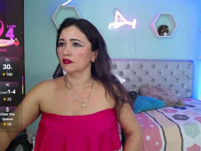 noelia-milf19 webcam