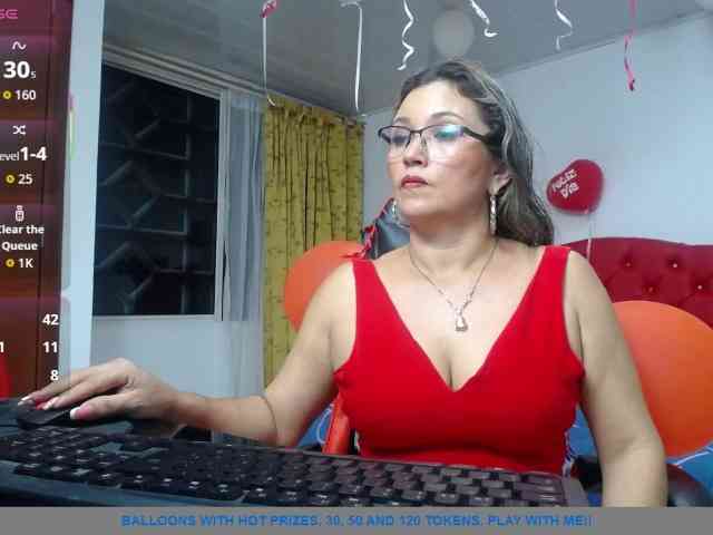 noelia-milf19 webcam