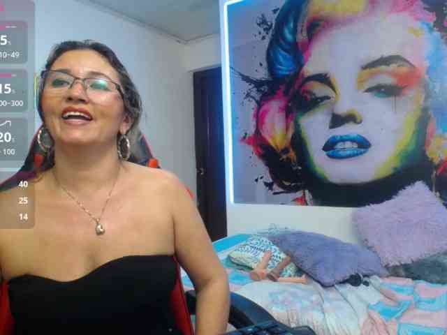 noelia-milf19 webcam