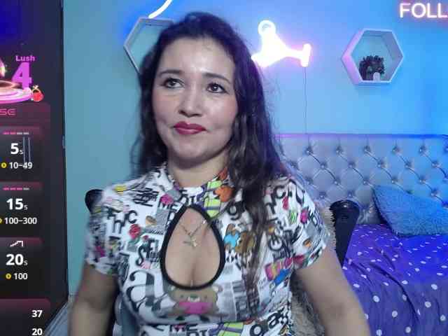 noelia-milf19 webcam