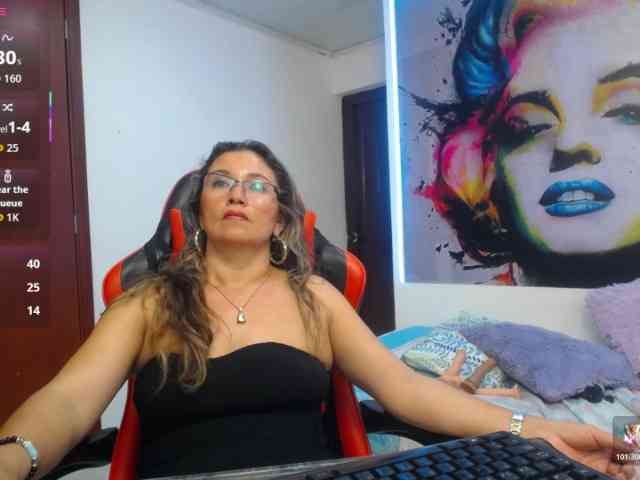 noelia-milf19 webcam