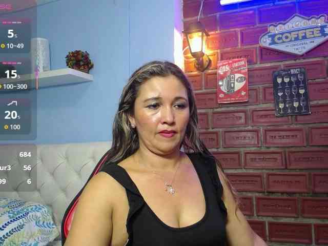 noelia-milf19 webcam