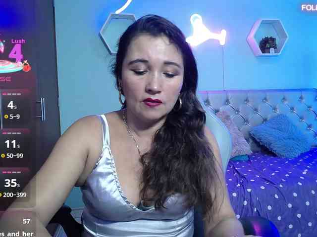 noelia-milf19 webcam