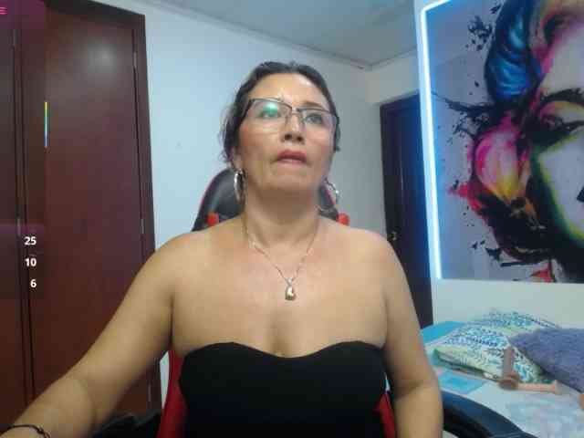 noelia-milf19 webcam