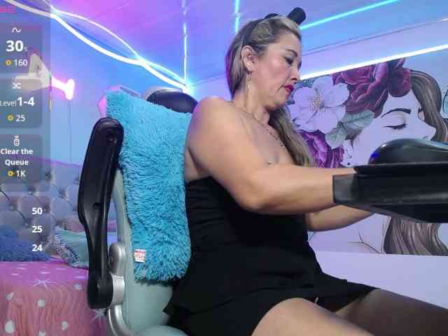 noelia-milf19 webcam