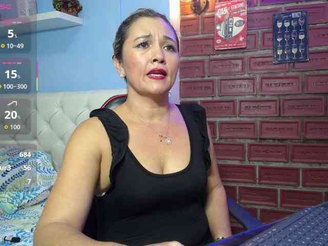 noelia-milf19 webcam