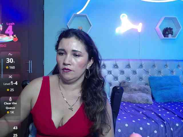 noelia-milf19 webcam