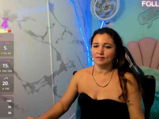 noelia-milf19 webcam