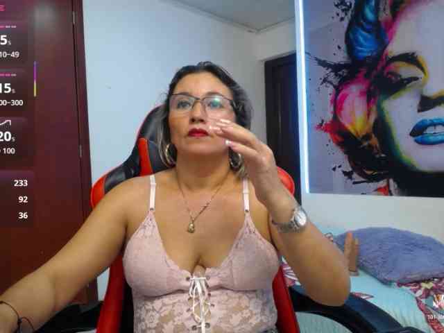 noelia-milf19 webcam