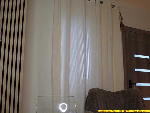 heySiry's BongaCams show and profile