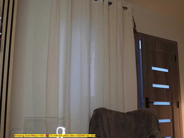 heySiry's BongaCams show and profile