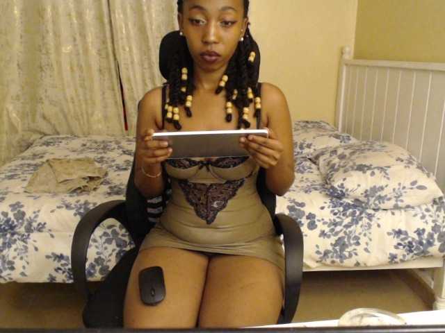 Mariewana's BongaCams show and profile