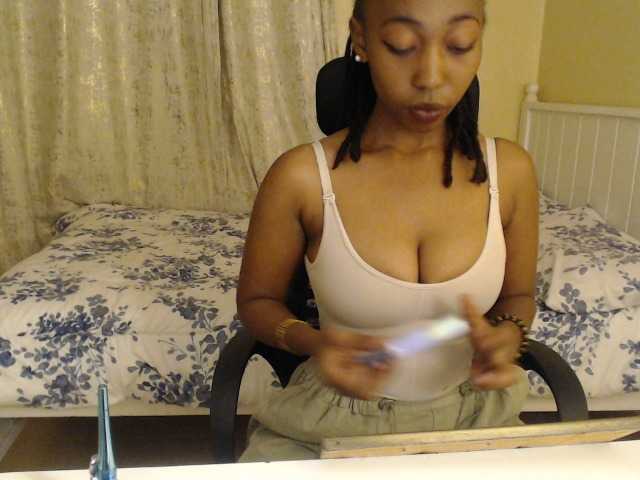 Mariewana's BongaCams show and profile