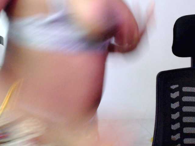 Mariewana's BongaCams show and profile