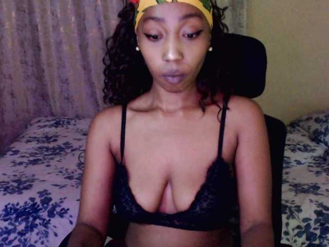 Mariewana's BongaCams show and profile