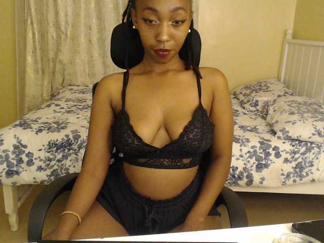 Mariewana's BongaCams show and profile