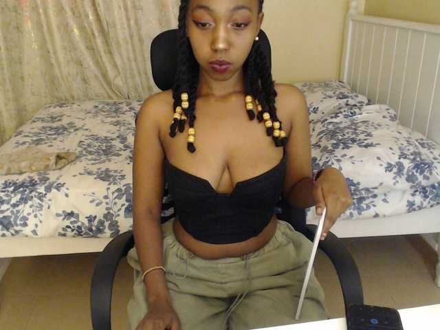 Mariewana's BongaCams show and profile