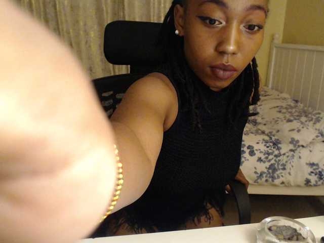 Mariewana's BongaCams show and profile