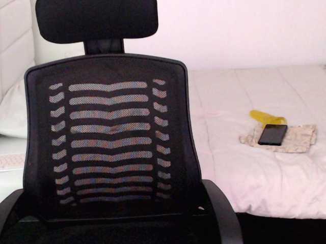 Mariewana's BongaCams show and profile