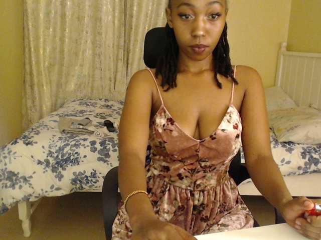 Mariewana's BongaCams show and profile