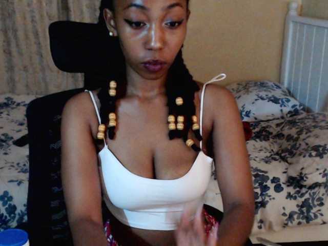 Mariewana's BongaCams show and profile