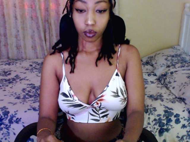 Mariewana's BongaCams show and profile