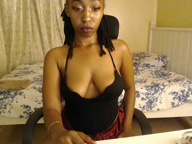 Mariewana's BongaCams show and profile