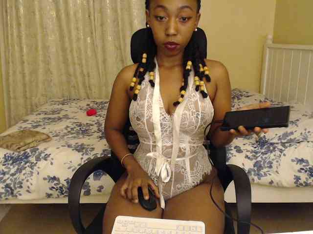 Mariewana Live Webcam on BongaCams