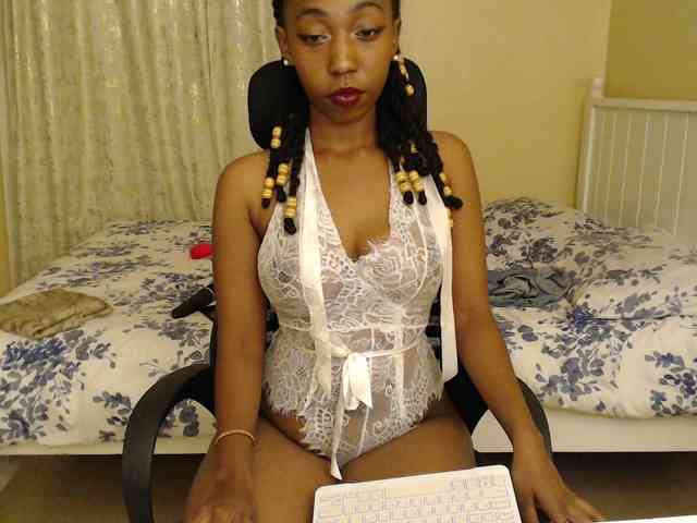 Mariewana Live Webcam on BongaCams