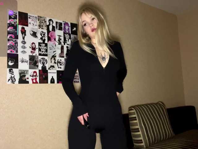 KaronVondielingen's BongaCams show and profile