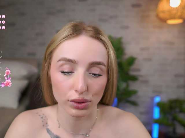 babyyyluna's BongaCams show and profile