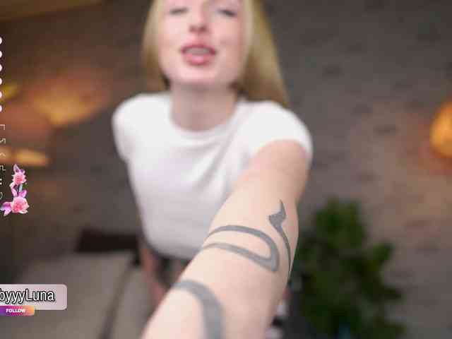 babyyyluna webcam