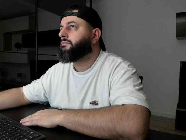 DravenPeak Live Webcam on BongaCams