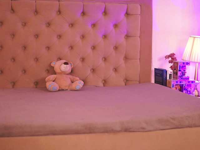 ChloeObril's BongaCams show and profile