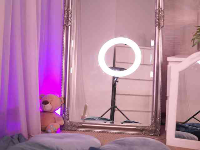 ChloeObril webcam