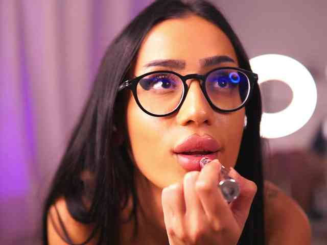 ChloeObril webcam