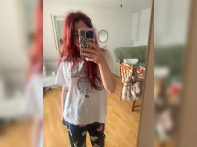 Littleslave1's BongaCams show and profile